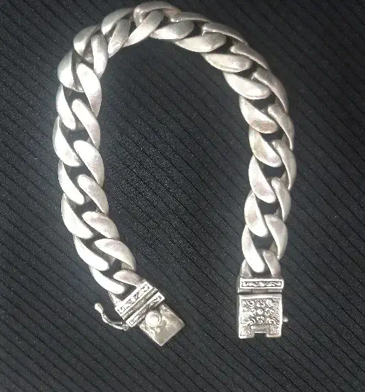 دستبند نقره تایلندی|جواهرات|ری, جوانمرد قصاب|دیوار