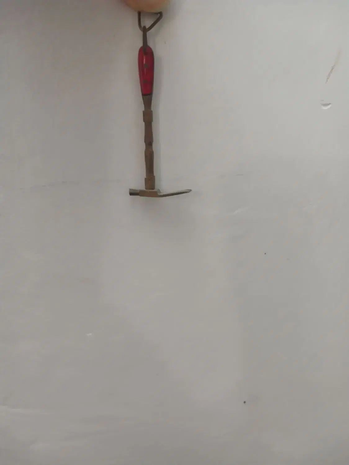 تیشه ی،برنجی اویز|صنایع دستی و سایر لوازم تزئینی|ری, شهرک نظامی|دیوار