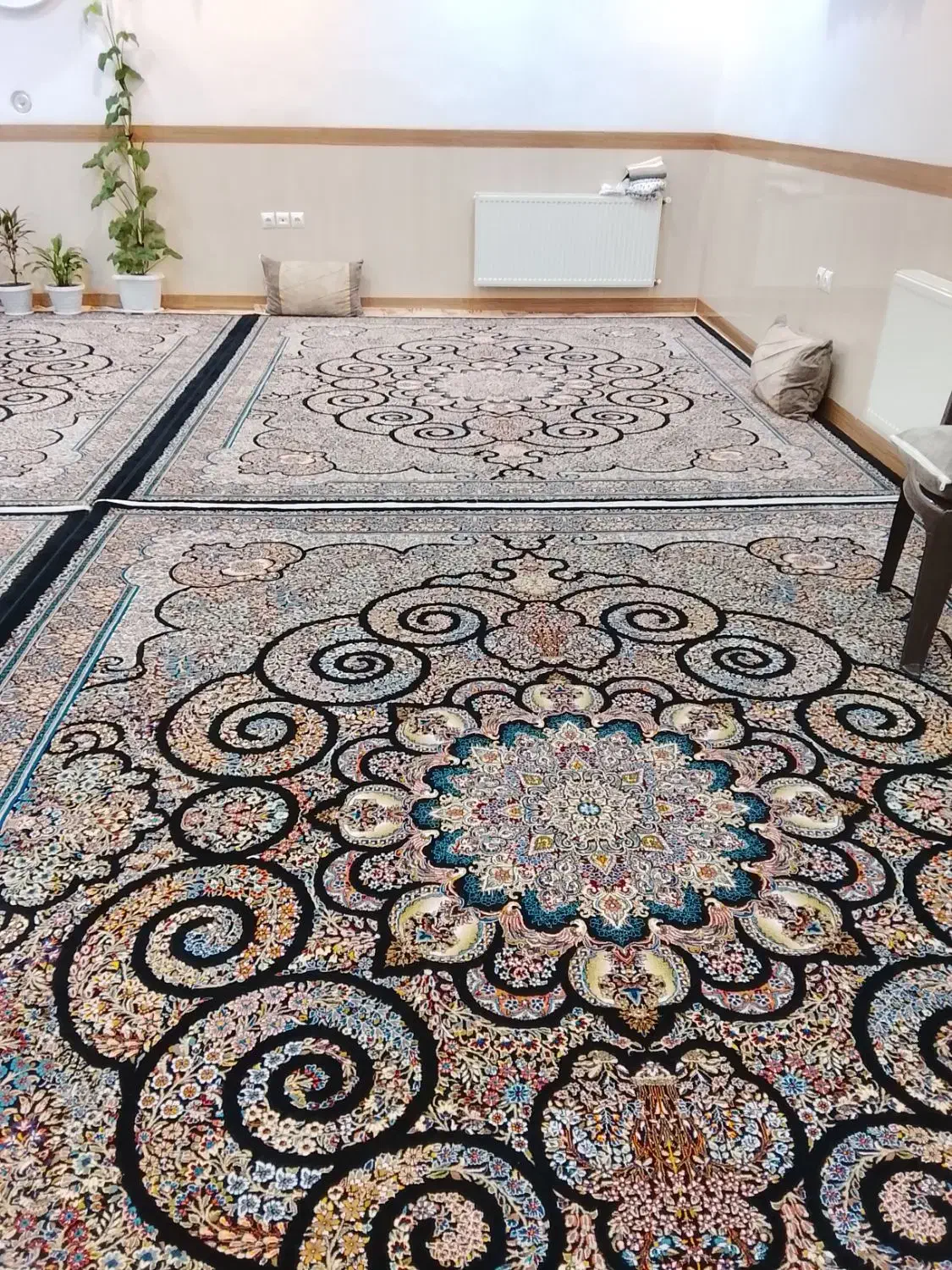 فروش قالی کم کار و بی عیب|فرش|بانه, |دیوار