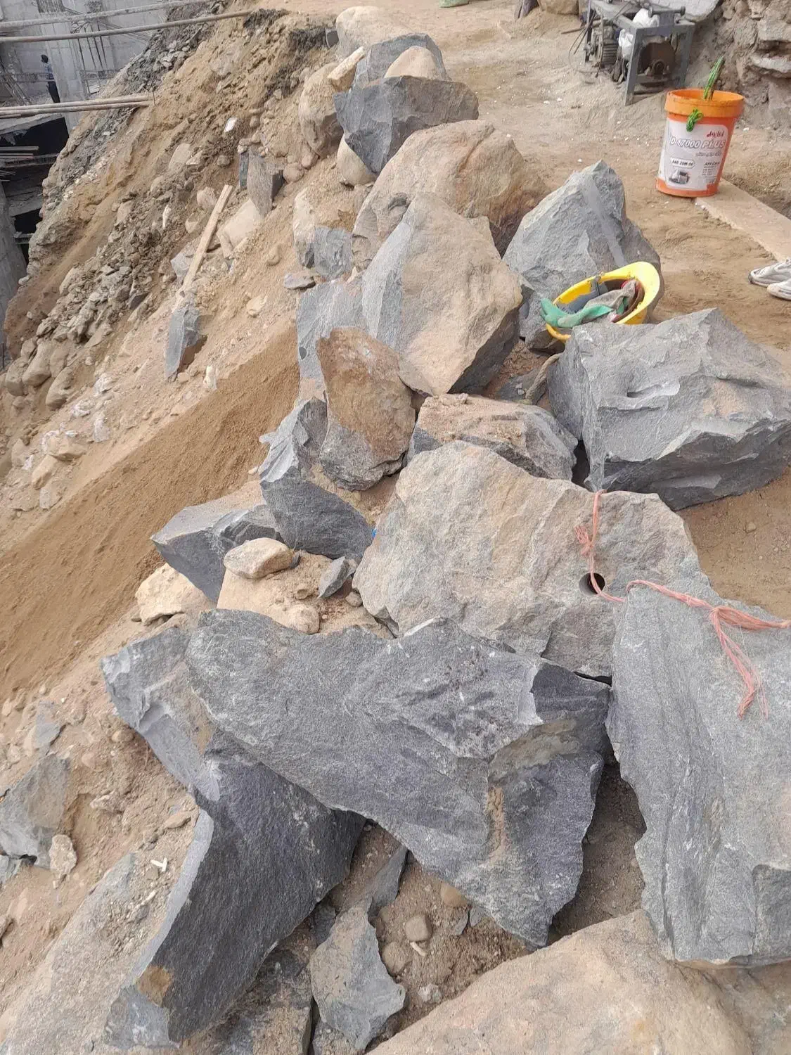 مغنی چاه کن  وهمه  کار|خدمات پیشه و مهارت|کبودرآهنگ, |دیوار