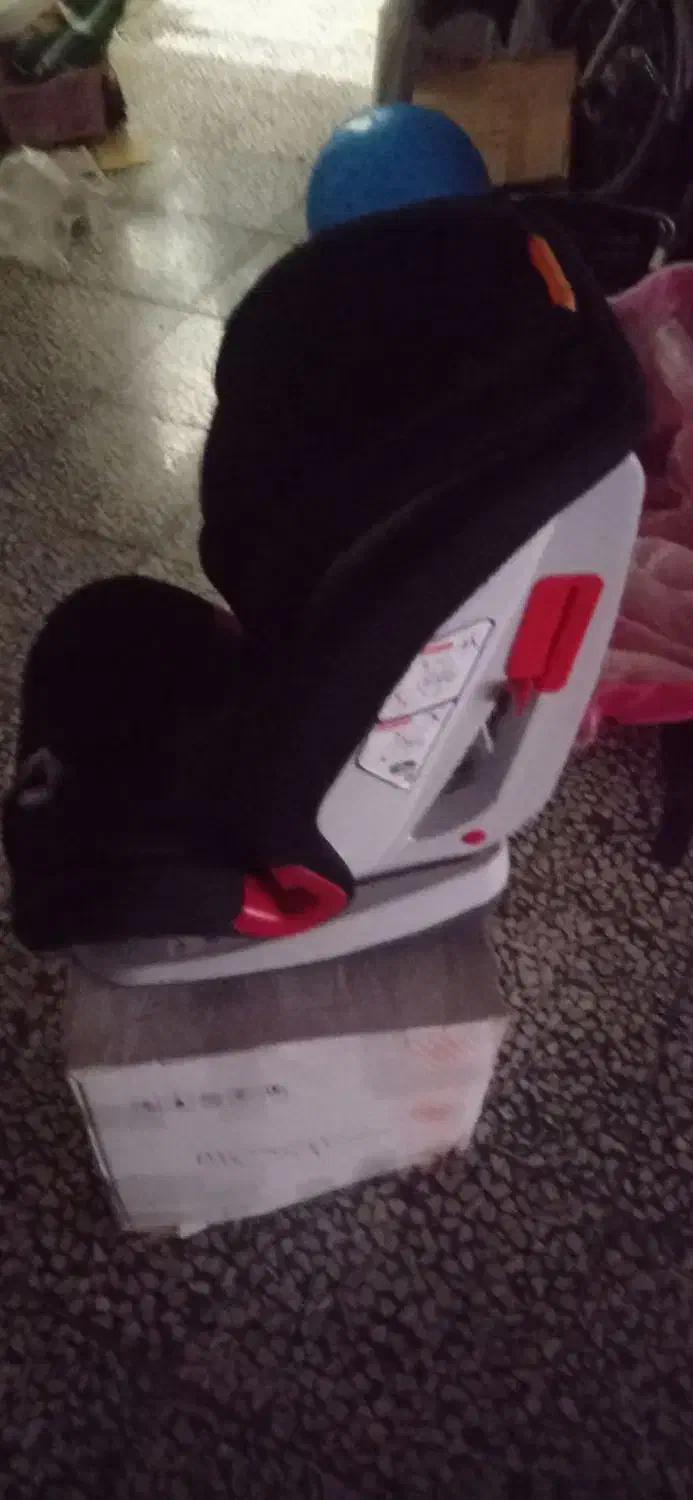 فروش فوری صندلی ماشین کودک|تخت و صندلی بچه|نظرآباد, نظرآباد|دیوار