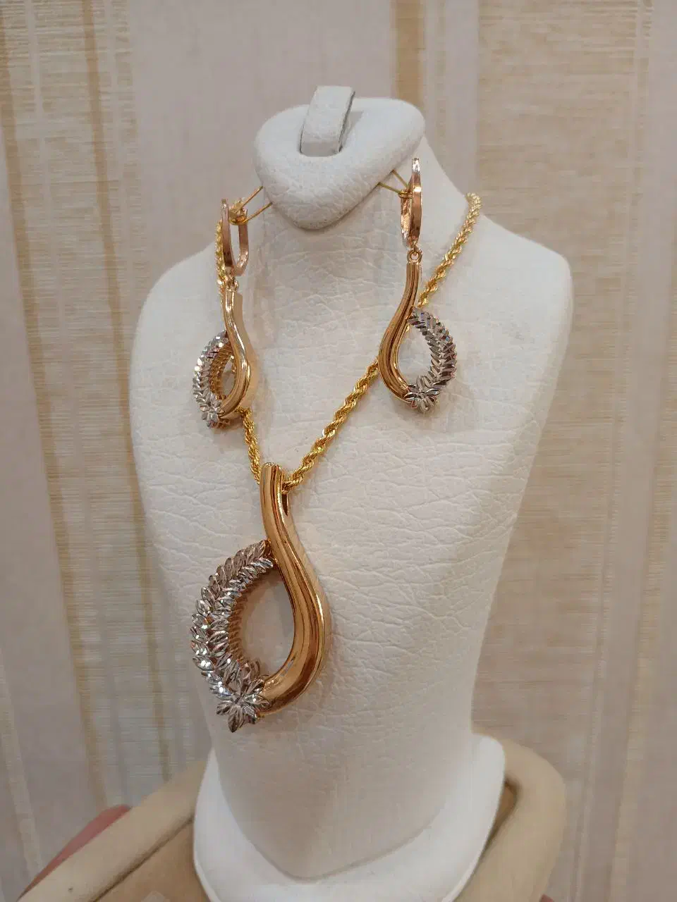 طلا|جواهرات|آران و بیدگل, |دیوار