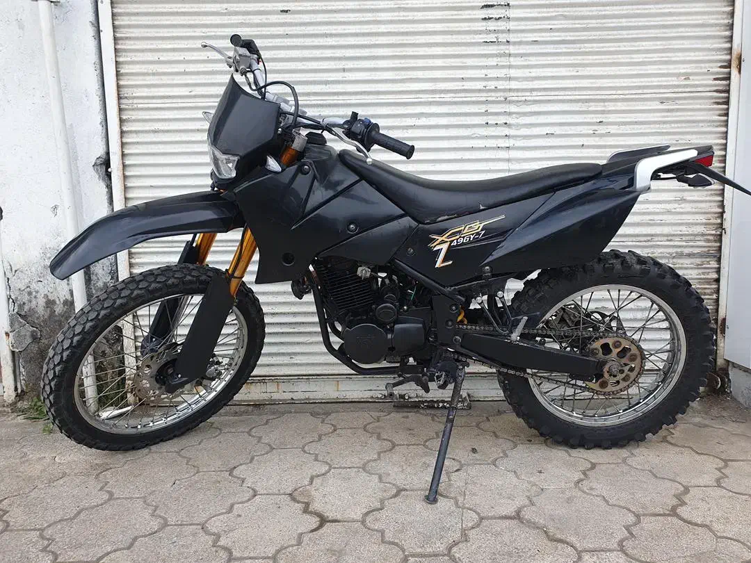 موتور|موتورسیکلت|پرهسر, |دیوار