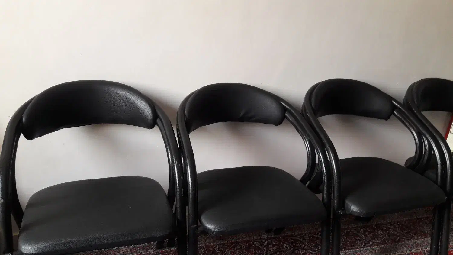 تعدادی صندلی اداری نو|مبلمان اداری|رشت, آزادگان|دیوار