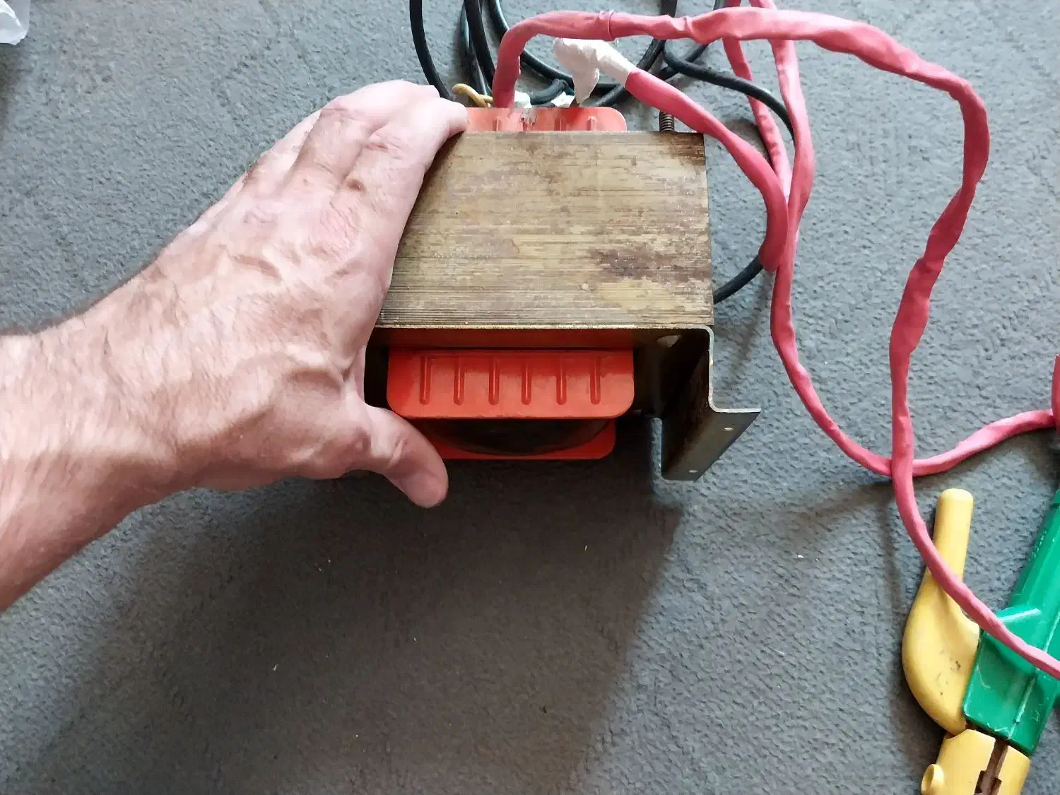 ترانس 50ولت 20 امپر|مصالح و تجهیزات ساختمان|قم, زنبیل آباد|دیوار