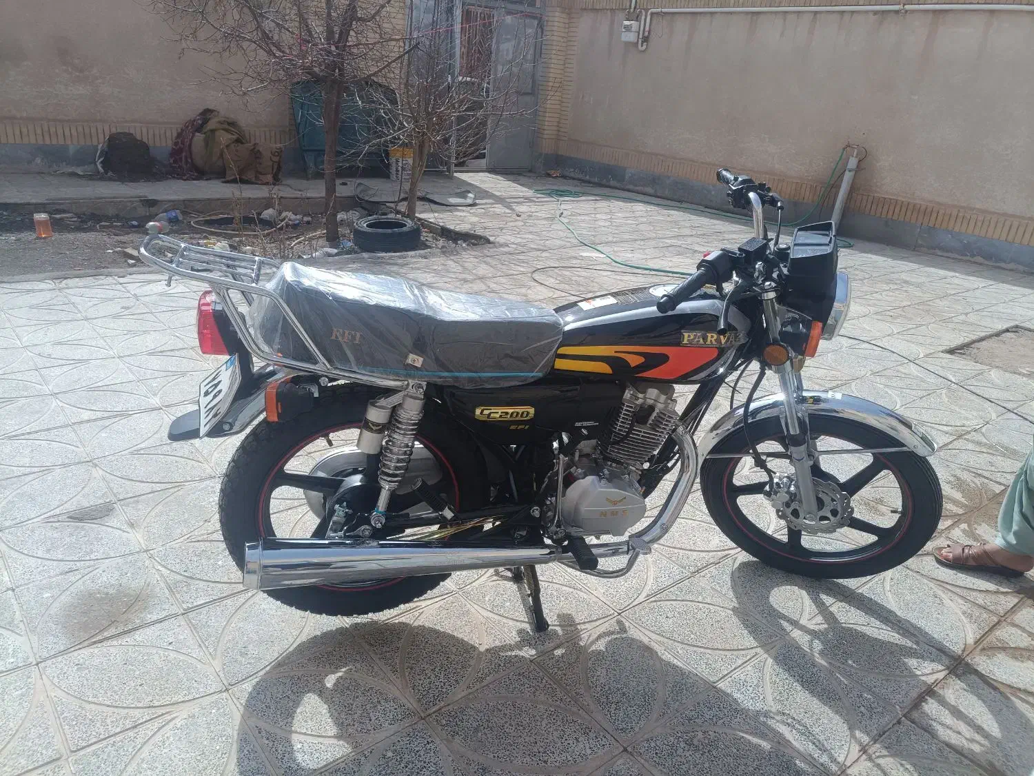 سلام|موتورسیکلت|سربیشه, |دیوار