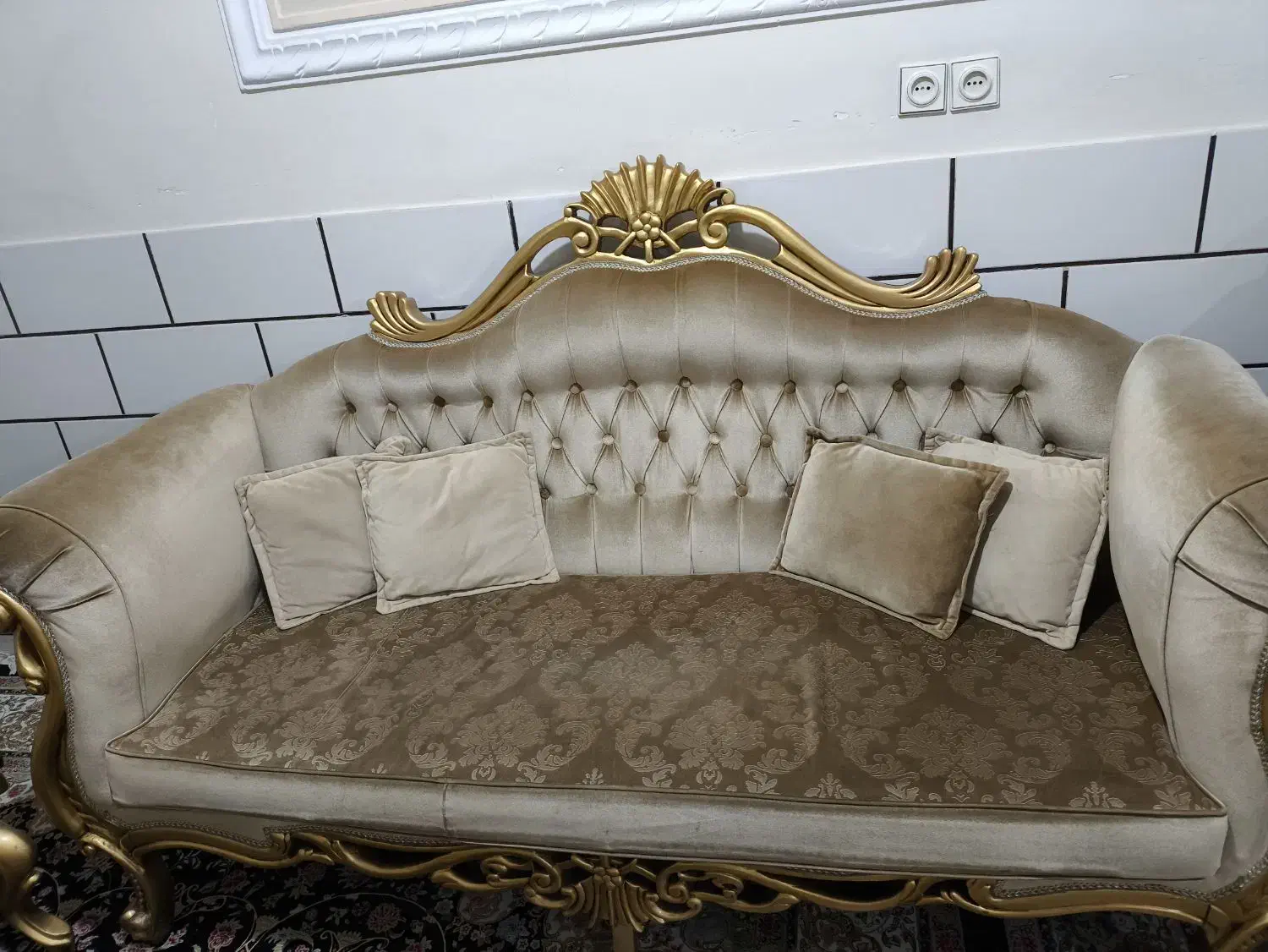 مبلمان سلطنتی 7 نفره|مبلمان خانگی و میز عسلی|الیگودرز, |دیوار