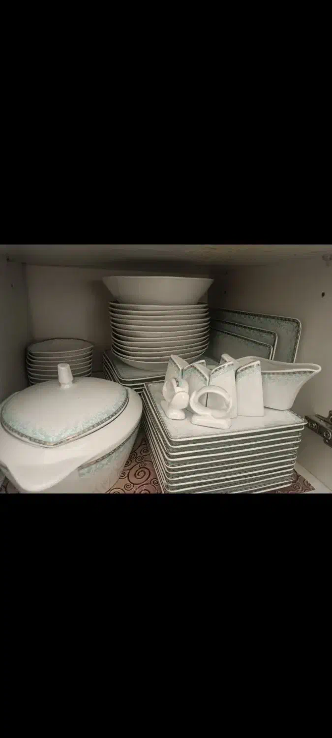 ظرف 12نفره چینی تقدیس و میز اتو|ظروف سرو و پذیرایی|دماوند, گیلاوند|دیوار