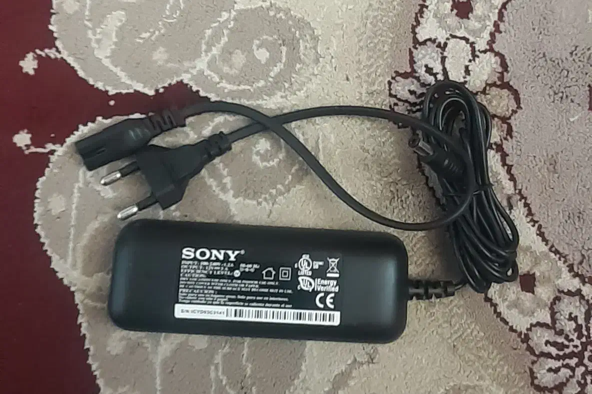 آداپتور ۱۲ ولت ۳ آمپر SONY|قطعات و لوازم جانبی رایانه|شیراز, شیخ علی چوپان|دیوار