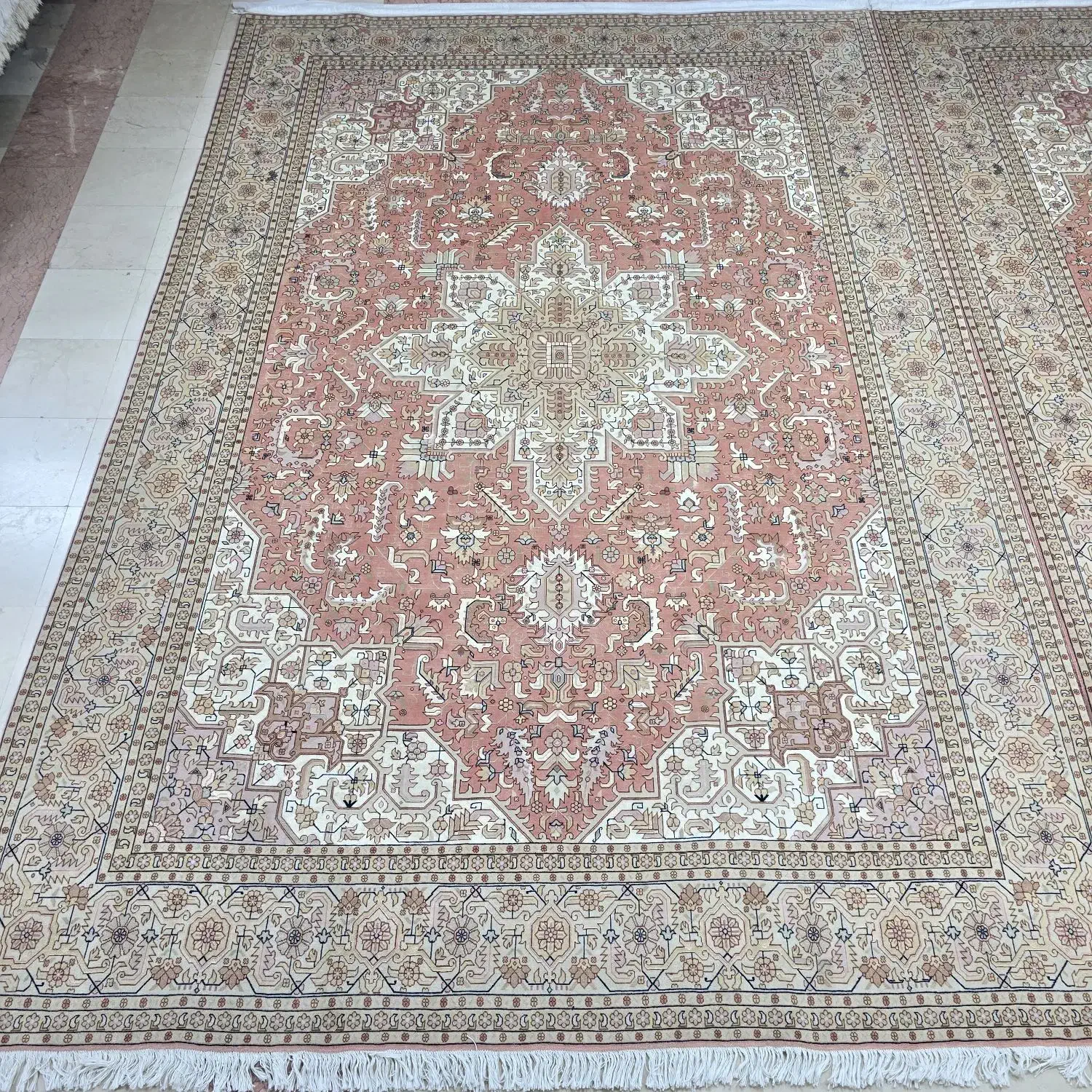 فرش تبریزدستباف طرح هریس جفت۹متری|فرش|تهران, ونک|دیوار