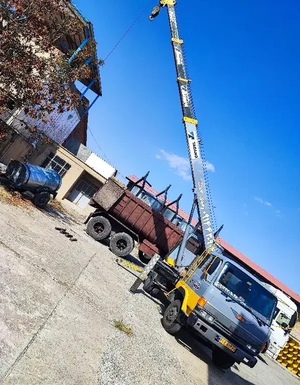 جرثقیل ۷ تن دکل بلند آماده ارائه خدمات|خدمات حمل و نقل|نقده, |دیوار