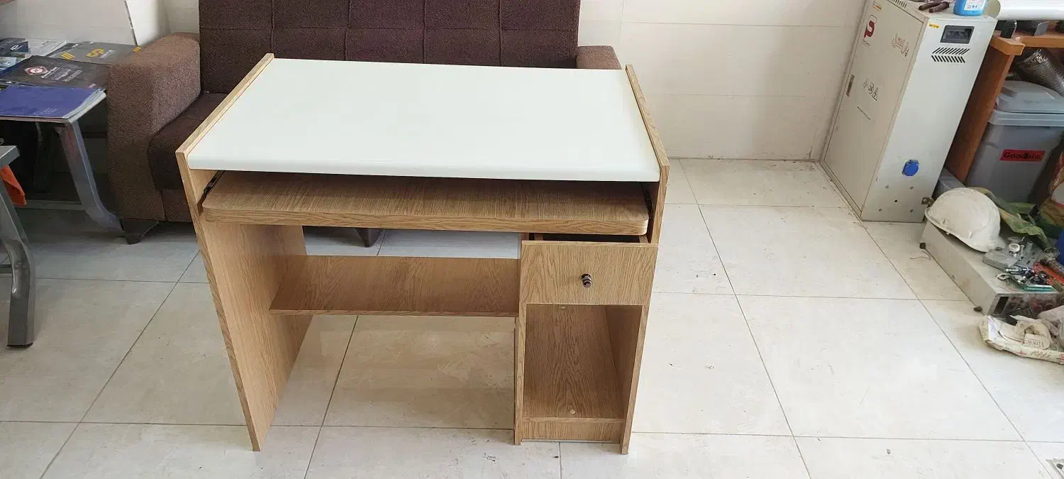 میزکامپیوتر سالم ودرحدنو|میز تحریر و کامپیوتر|شیراز, شهرک رضوان|دیوار