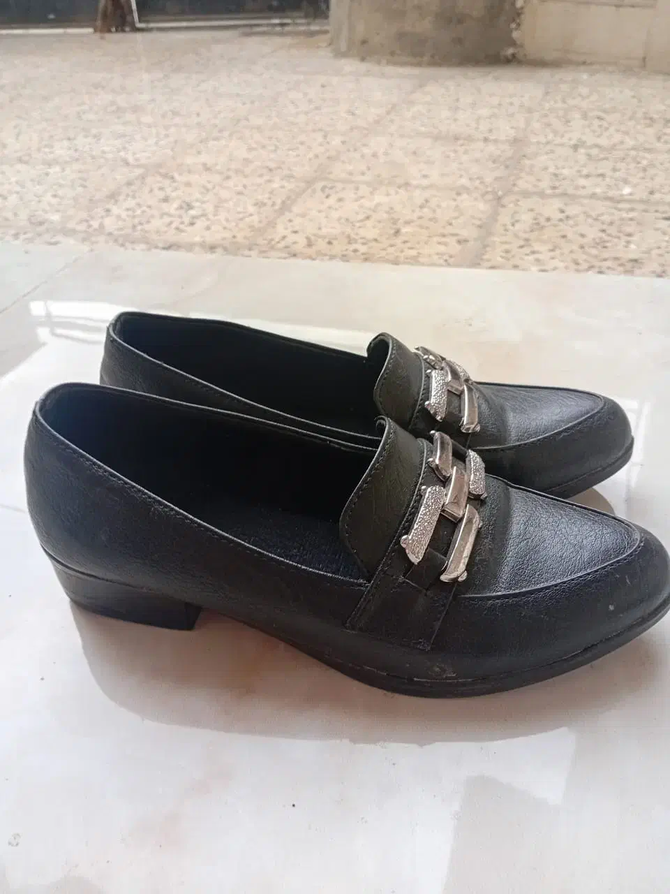 کفش|کیف، کفش، کمربند|فومن, |دیوار