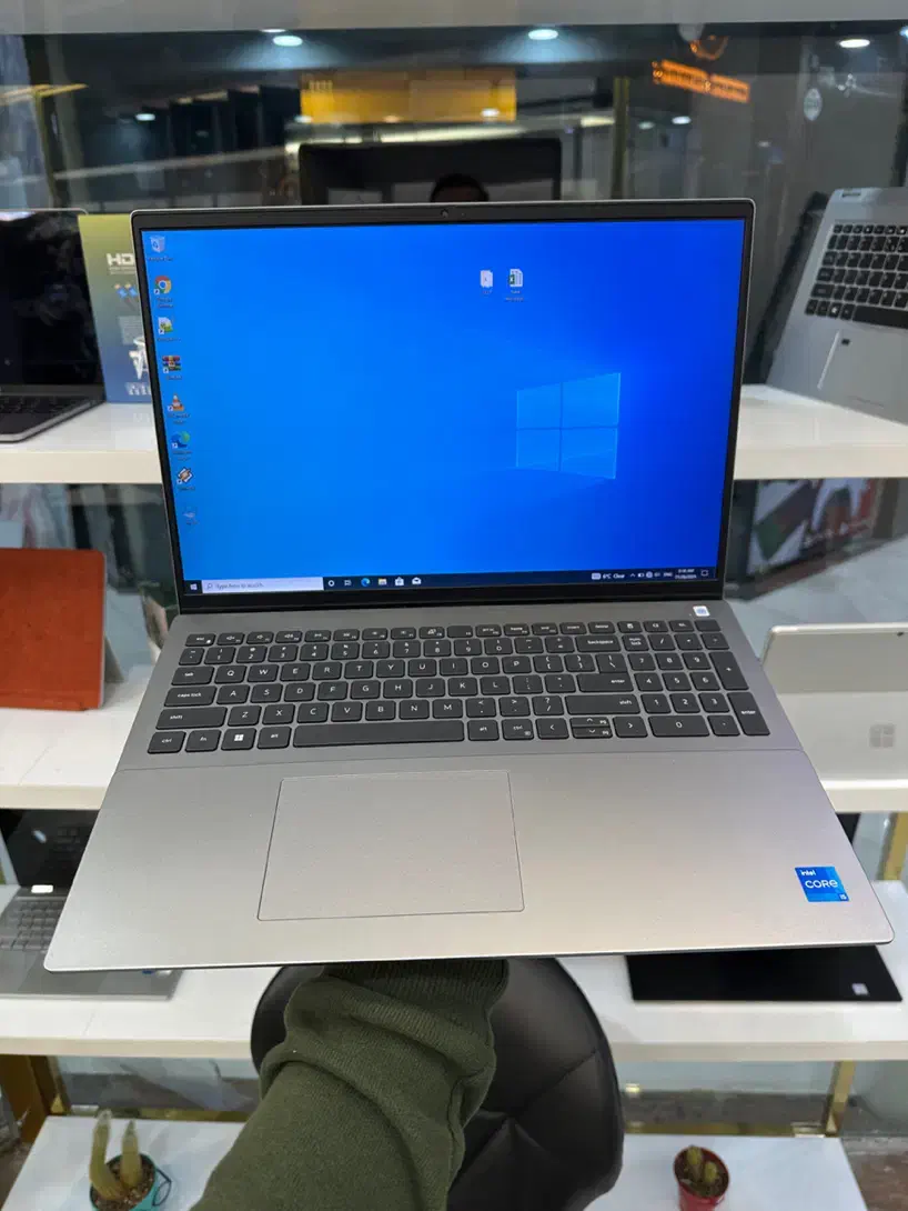 لپتاپ Dell مدل Vostro|رایانه همراه|شیراز, ملاصدرا|دیوار