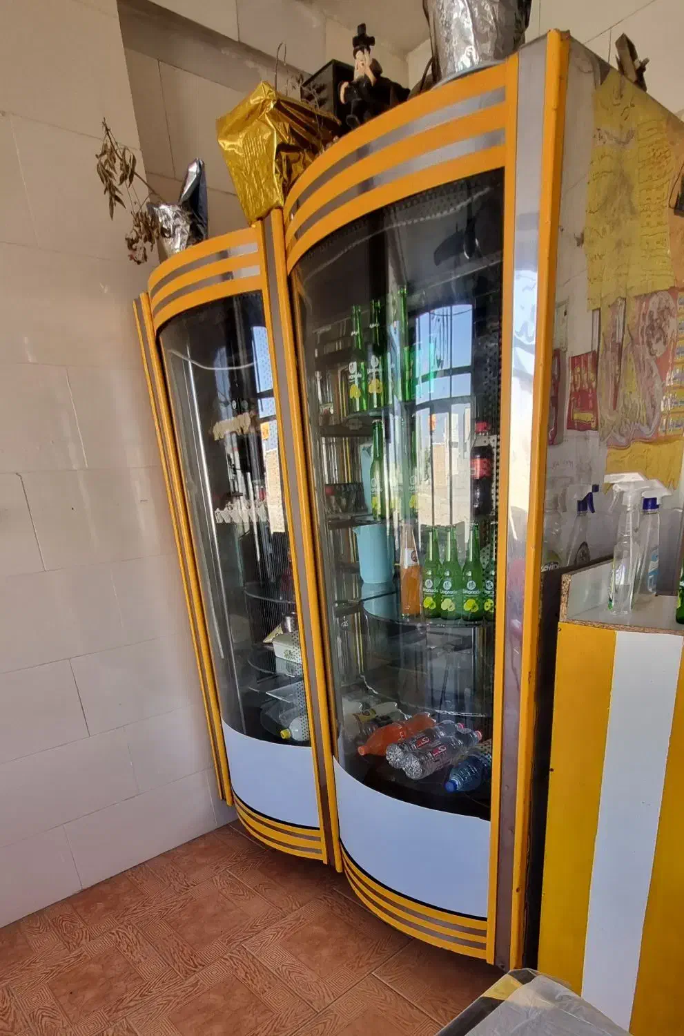 وسایل کبابی وفست فود(یخچال ایستاده وتابلو روان و.)|کافی‌شاپ و رستوران|میمه, |دیوار