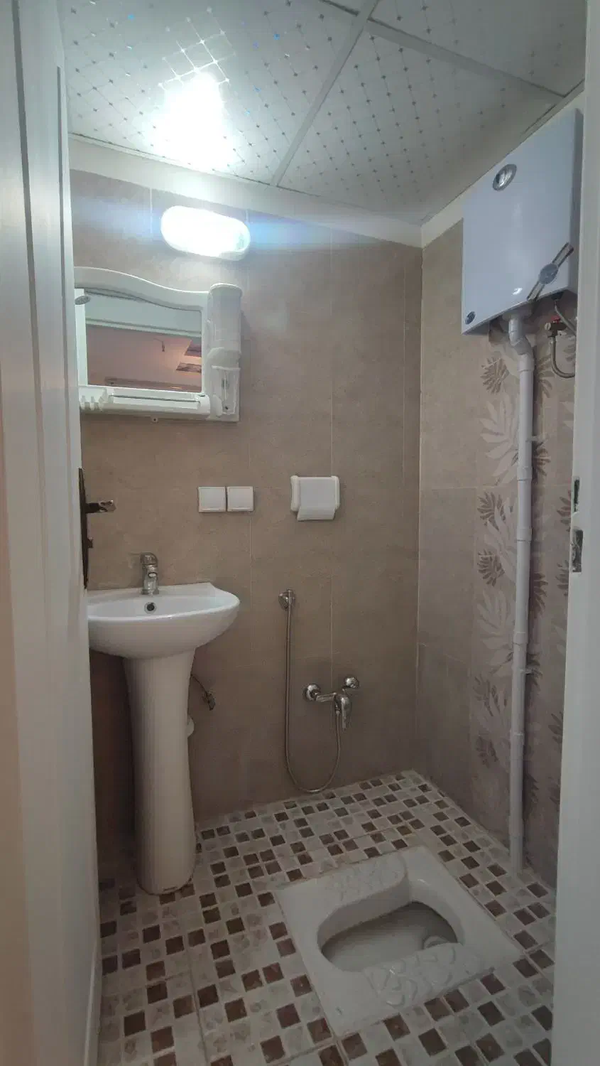 ۶۳ متر / استادمعین هاشمی فول امکانات