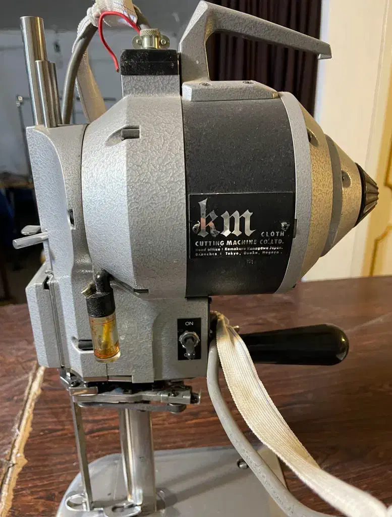 فروش کلی یا تکی تمامی تجهیزات تولیدی پوشاک|چرخ خیاطی و ریسندگی|آباده, |دیوار