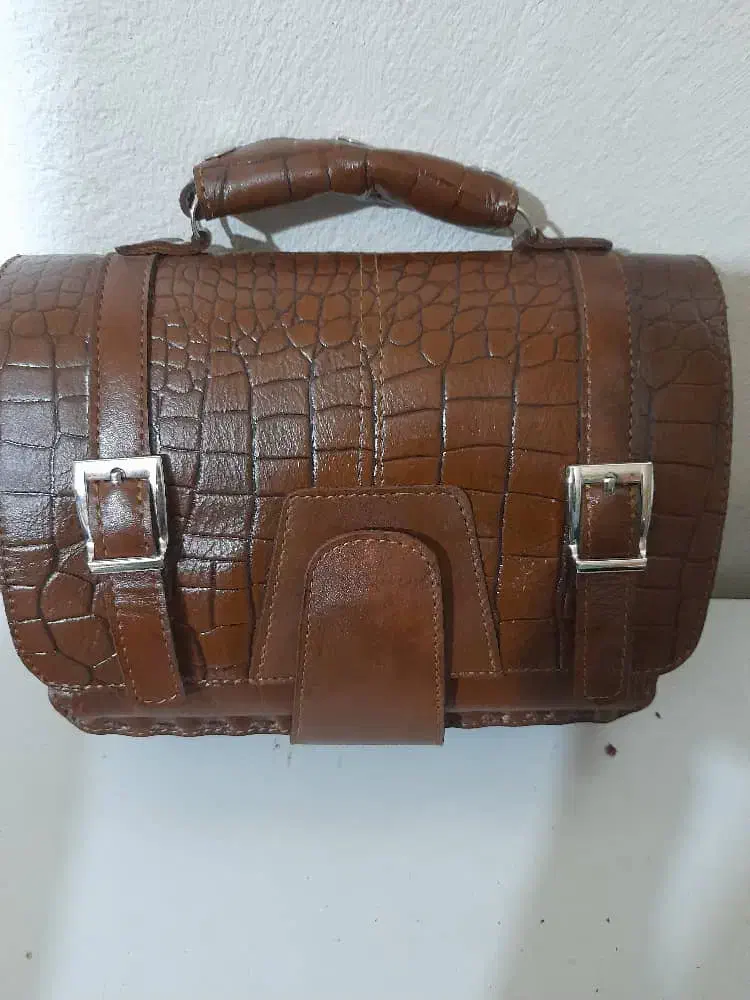 کیف چرم|کیف، کفش، کمربند|اردبیل, |دیوار