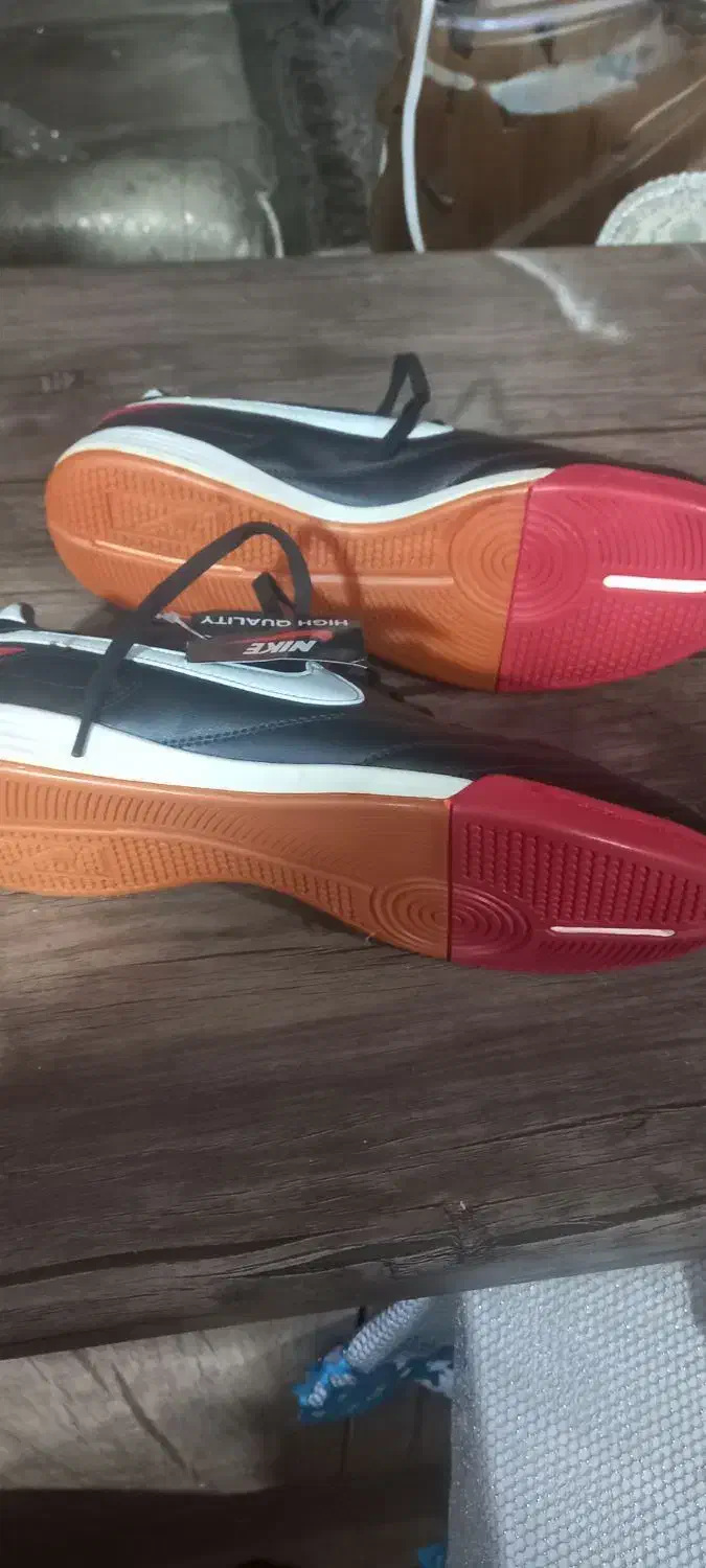 کفش فوتبال سالنی اصل ویتنام|تجهیزات ورزشی|مسجد سلیمان, |دیوار