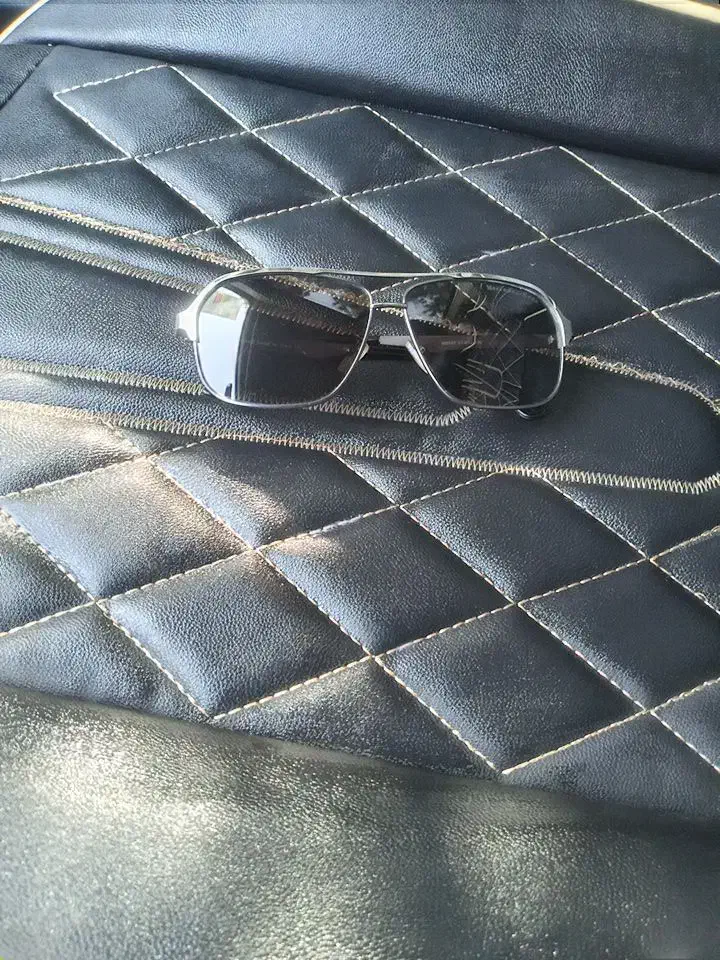 عینک مرسدس بنز|زیورآلات و اکسسوری|رباط‌کریم, رباط‌کریم|دیوار