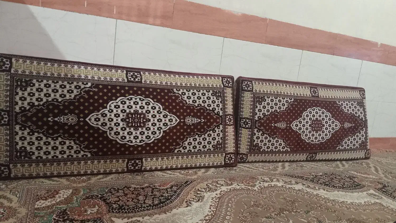 دوعددپشتی درحدنو|پشتی|علیآباد کتول, |دیوار