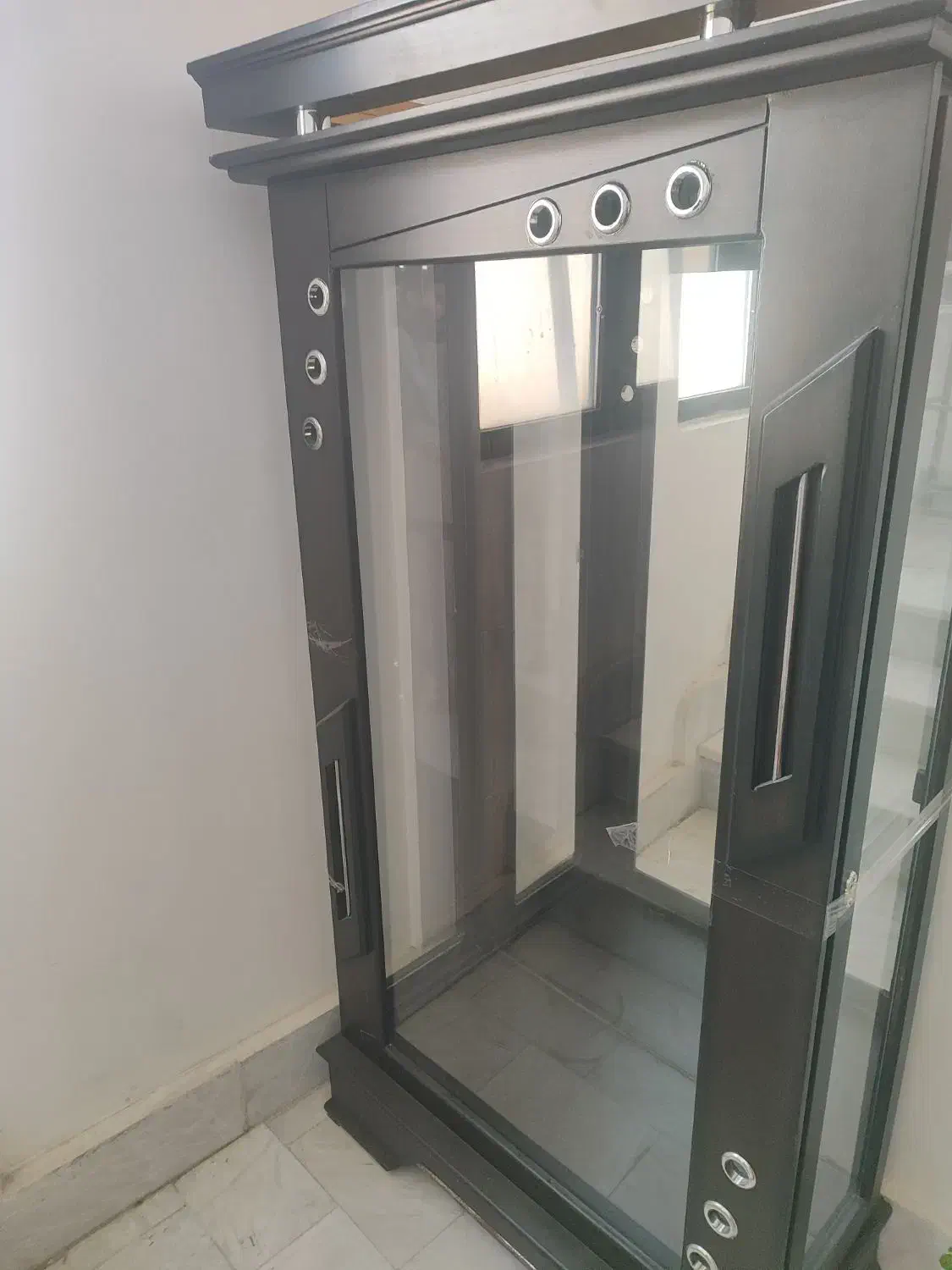 بوفه چوبی شیشه ای 3طبقه به همراه شیشه8میل طبقات|بوفه، ویترین، کنسول|مراغه, |دیوار