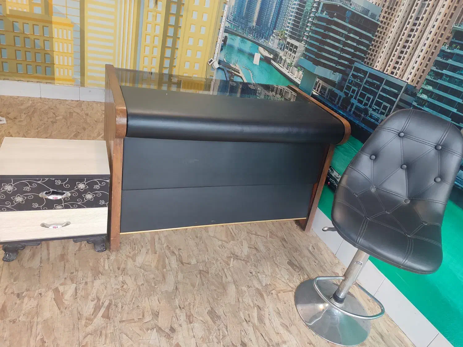 فروش یک میزکارویک صندلی جکدار|مبلمان اداری|رشت, شالکو|دیوار