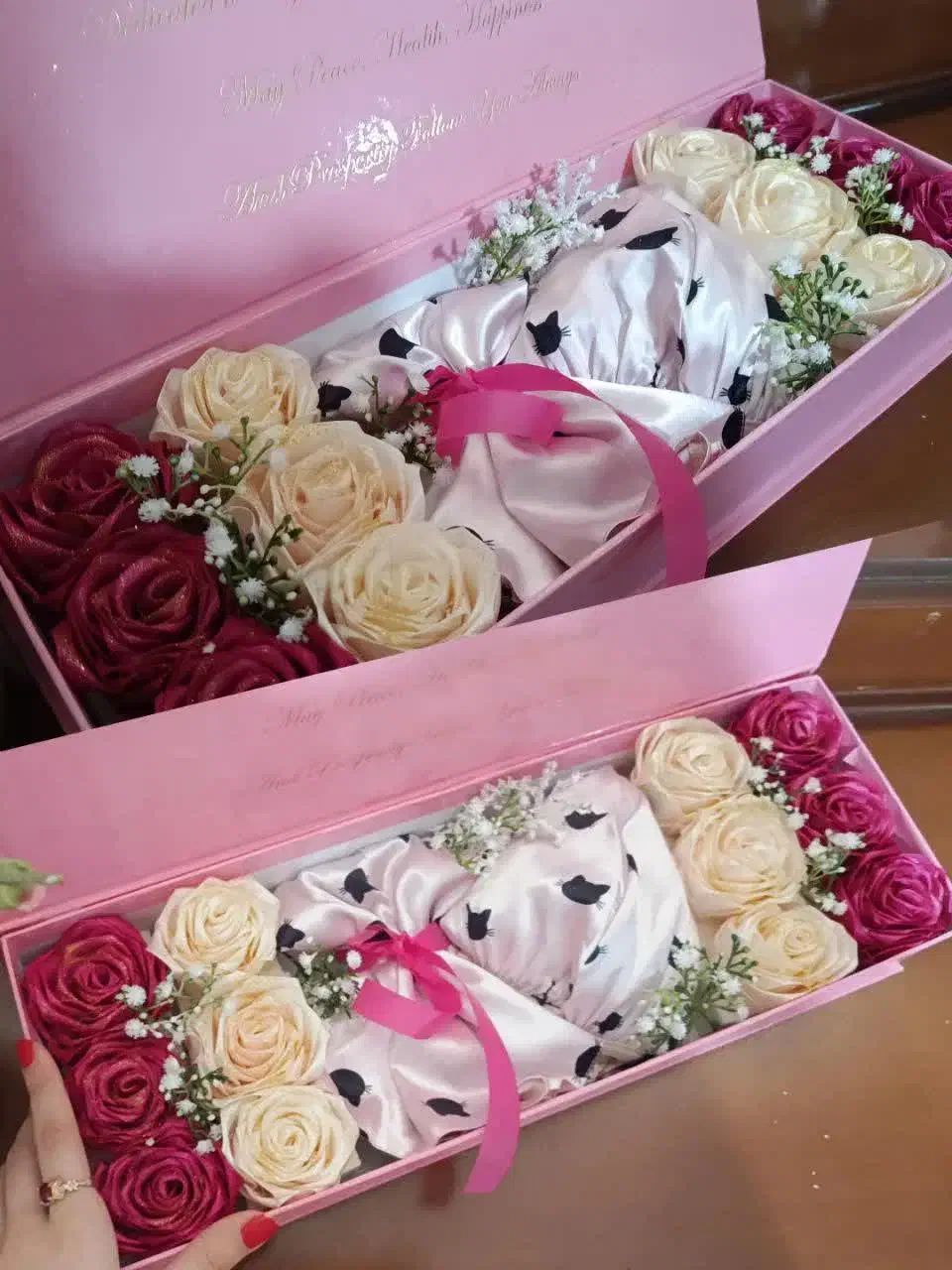 باکس گل ولنتاین|گل مصنوعی|قم, چهار مردان|دیوار