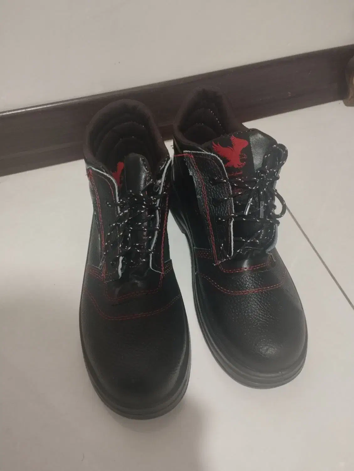 کفش کار|کیف، کفش، کمربند|شهرکرد, |دیوار