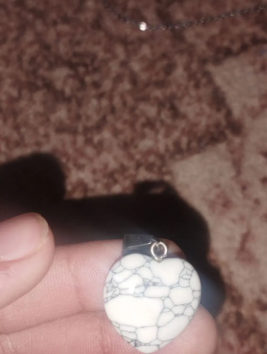 یک سنگ به همراه گردنبند|بدلیجات|آزادشهر, |دیوار