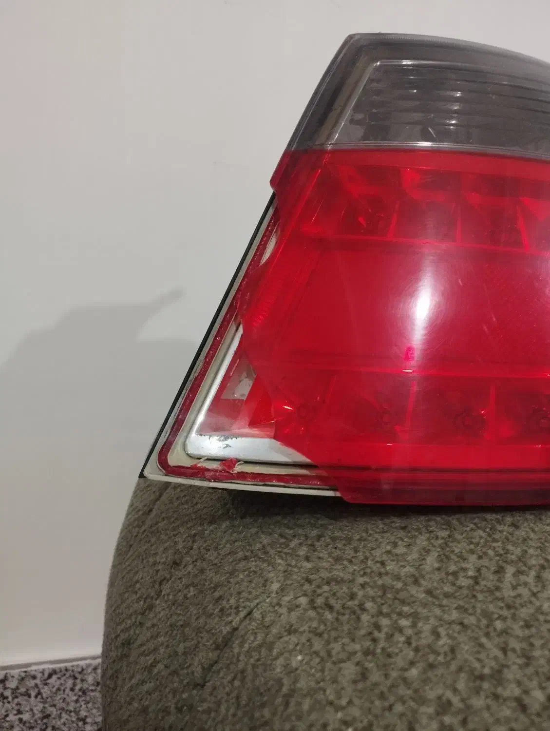 چراغ عقب برلیانس ۳۳۰|قطعات یدکی و لوازم جانبی|تالش, هشتپر|دیوار