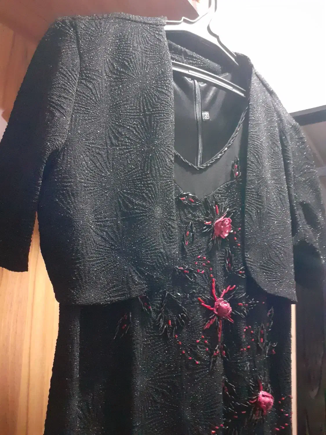 لباس مجلسی|لباس|تبریز, |دیوار