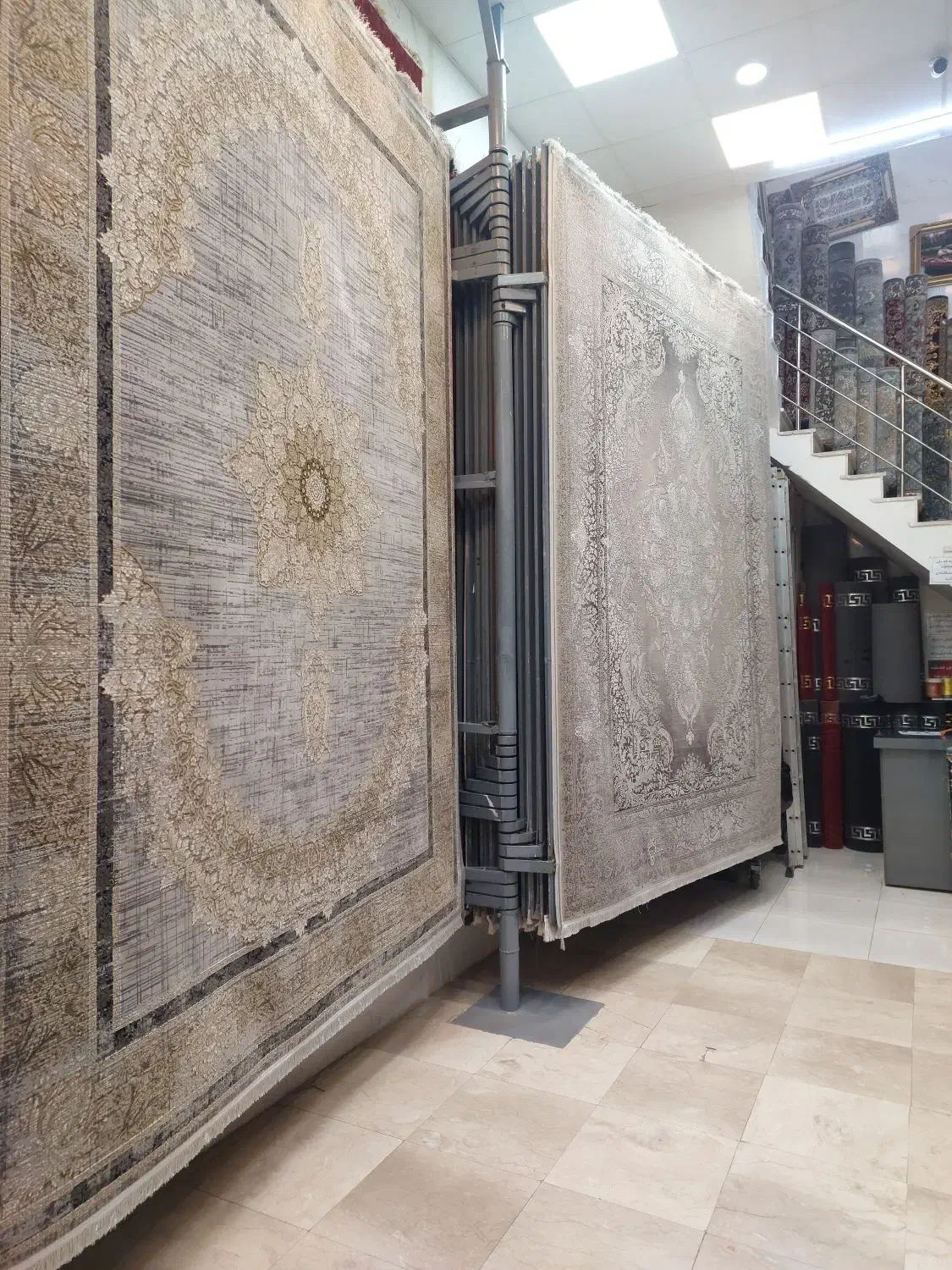 قالی ۹ متری شقایق خاکستری ۷۰۰ اکرولیک اصلی|فرش|مشهد, امیر|دیوار