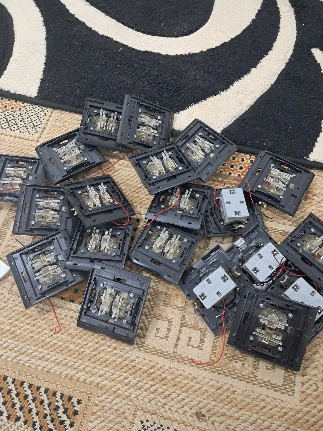 کلید دو پل بدون روکش|مصالح و تجهیزات ساختمان|قشم, |دیوار