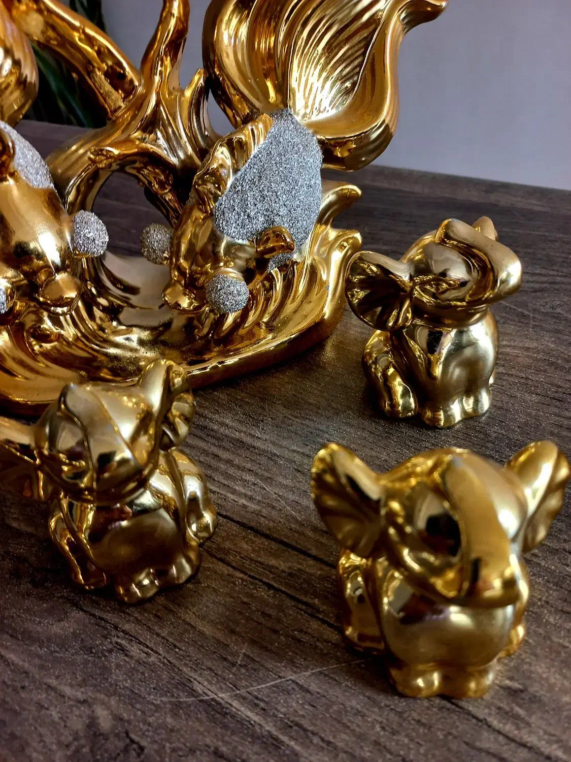 تزعینی ـ|مجسمه، تندیس، ماکت|بروجرد, |دیوار