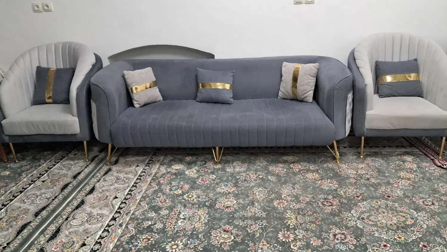 مبل هفت نفره خیلی تمیز|مبلمان خانگی و میز عسلی|تفت, |دیوار