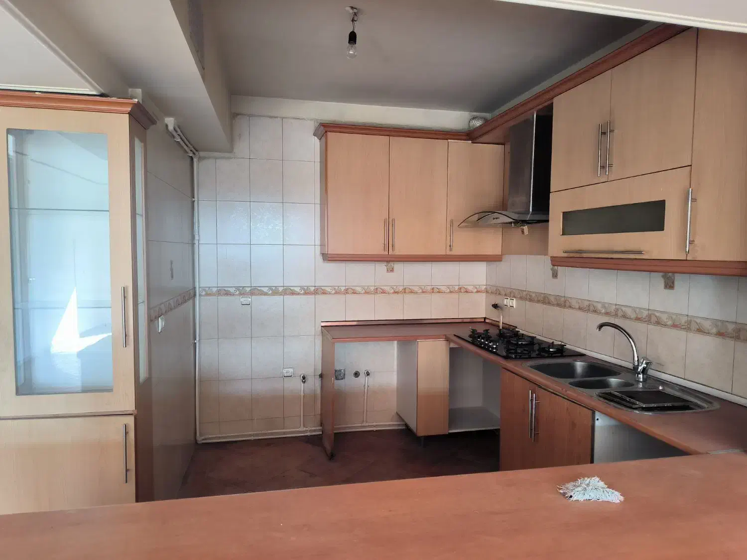 ۱۴۰ متر سه خواب بهار تهرانپارس غرق نور طبقه آخر