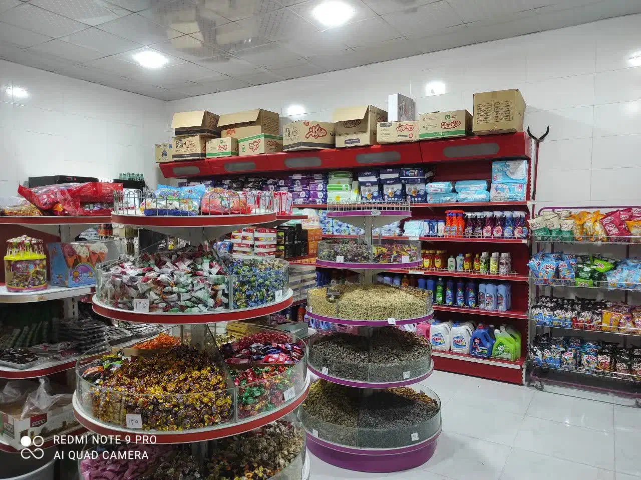 فروش قفسه فروشگاهی و استند شکلات و پفک|فروشگاه و مغازه|جغتای, |دیوار