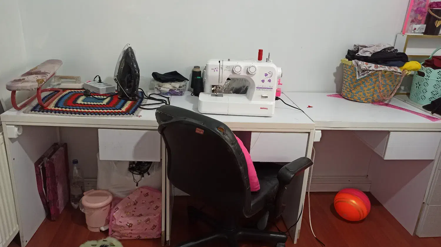 میز|میز تحریر و کامپیوتر|پرند, فاز ۵|دیوار