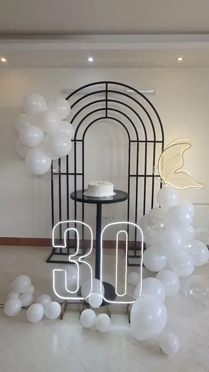 بادکنک های سفید|اسباب‌بازی بچه|اصفهان, پرتمان|دیوار