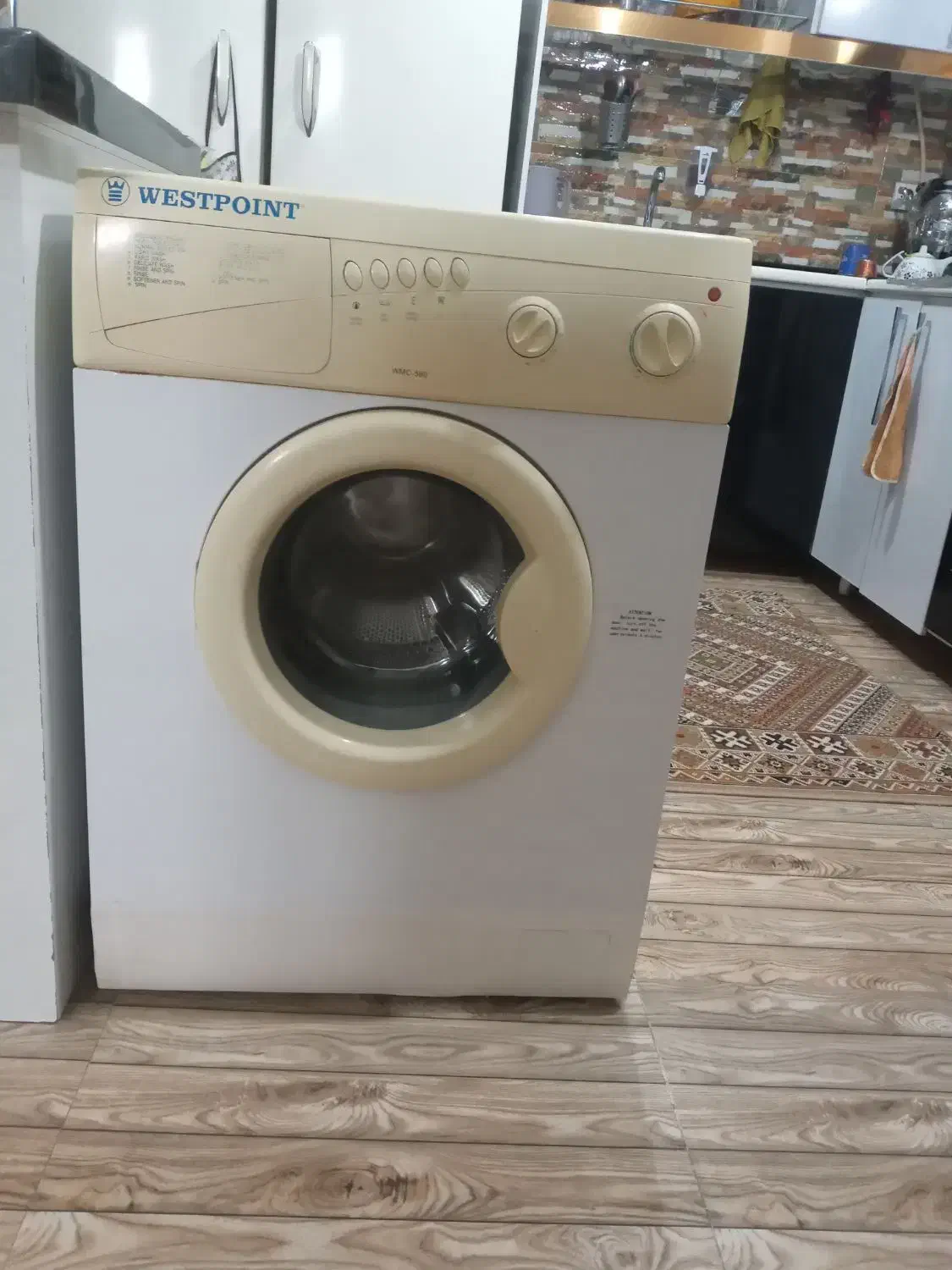 لباسشویی ۵ کیلویی نیاز به تعمیر|ماشین لباسشویی و خشک‌کن لباس|فولادشهر, A6|دیوار