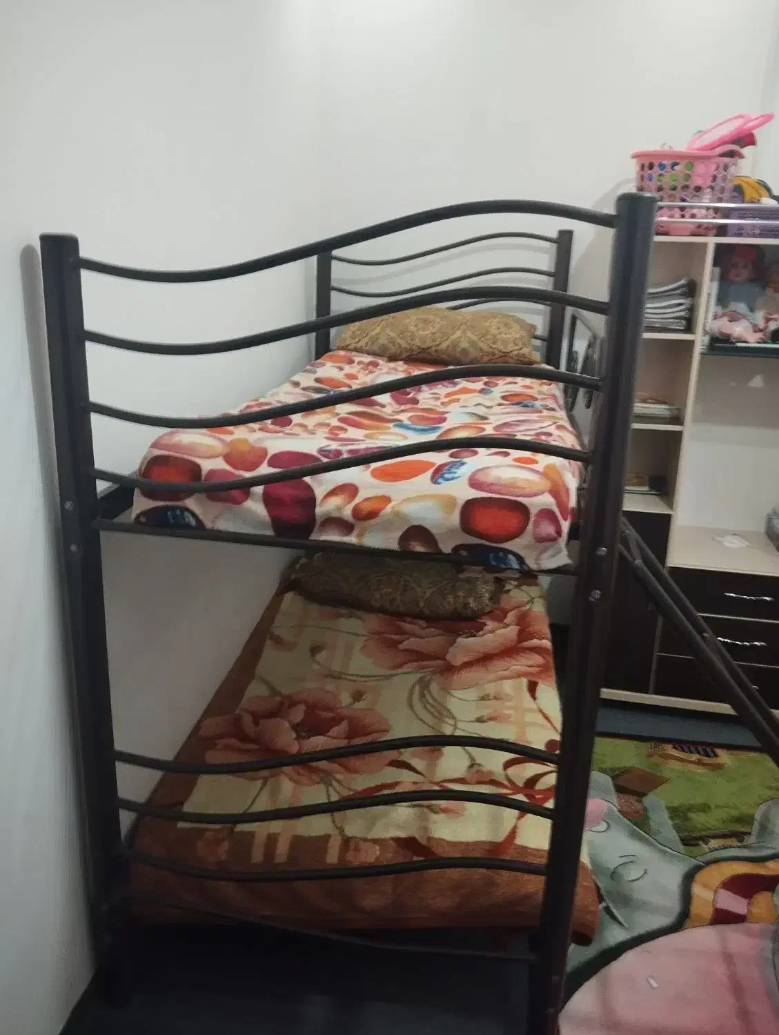 تخت خواب دوطبقه فلزی محکم دو عدد|تخت و سرویس خواب|خمینیشهر, |دیوار