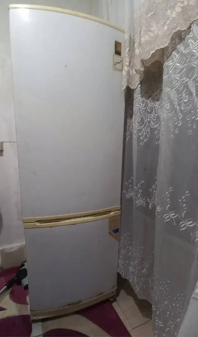 یخچال فریزر دودرب سالم موتور فابریک دست نخورده|یخچال و فریزر|بروجرد, |دیوار