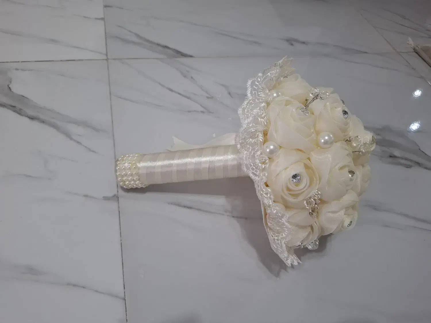 دسته گل عروس نو|گل مصنوعی|اراک, |دیوار