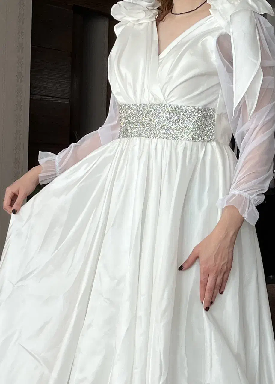 لباس مجلسی|لباس|اصفهان, ملک‌شهر|دیوار