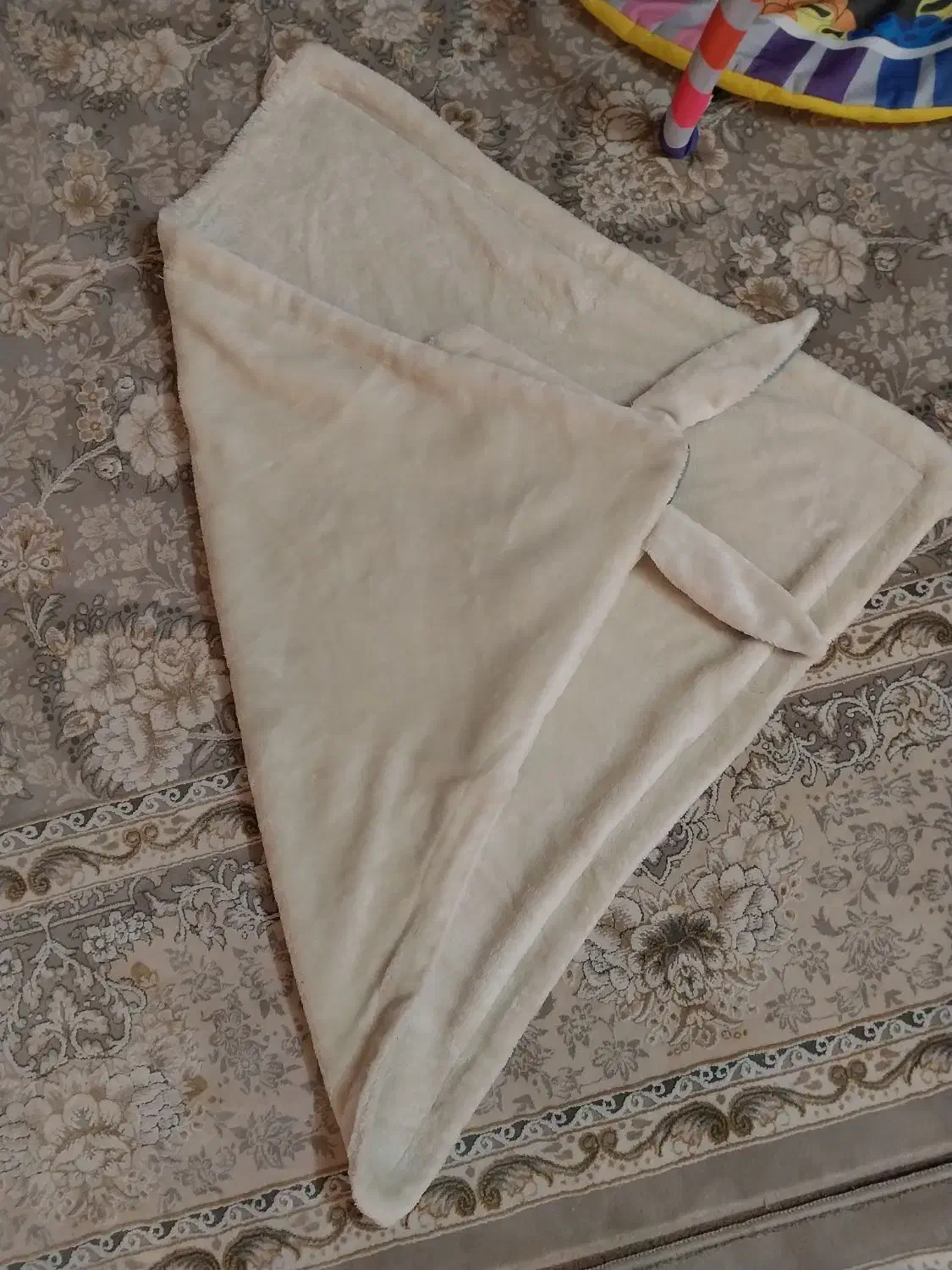 تشک بازی و پتو در حد نو تشک  300 پتو 200|اسباب و اثاث بچه|شیراز, شهرک گلها|دیوار