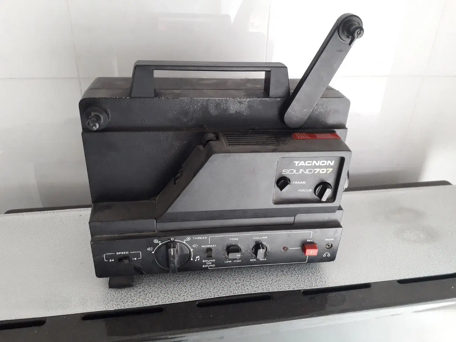 برژکتور در حد نو|تلویزیون و پروژکتور|اراک, |دیوار