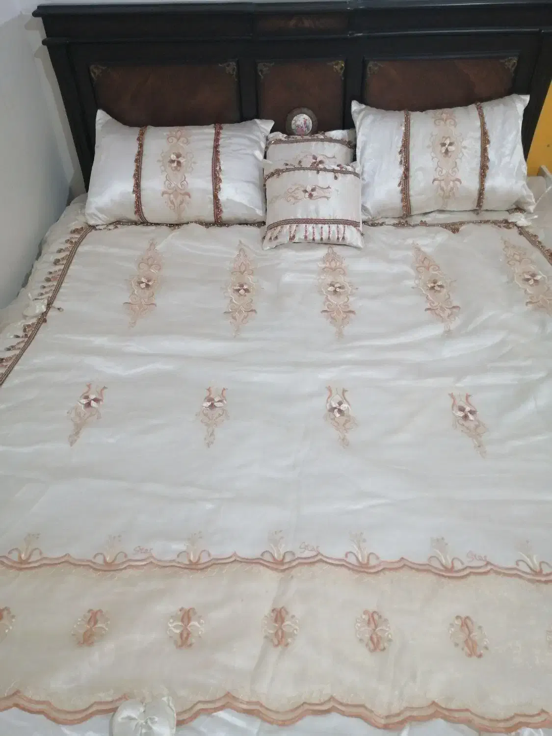 روتختی|رختخواب، بالش، پتو|آزادشهر, |دیوار