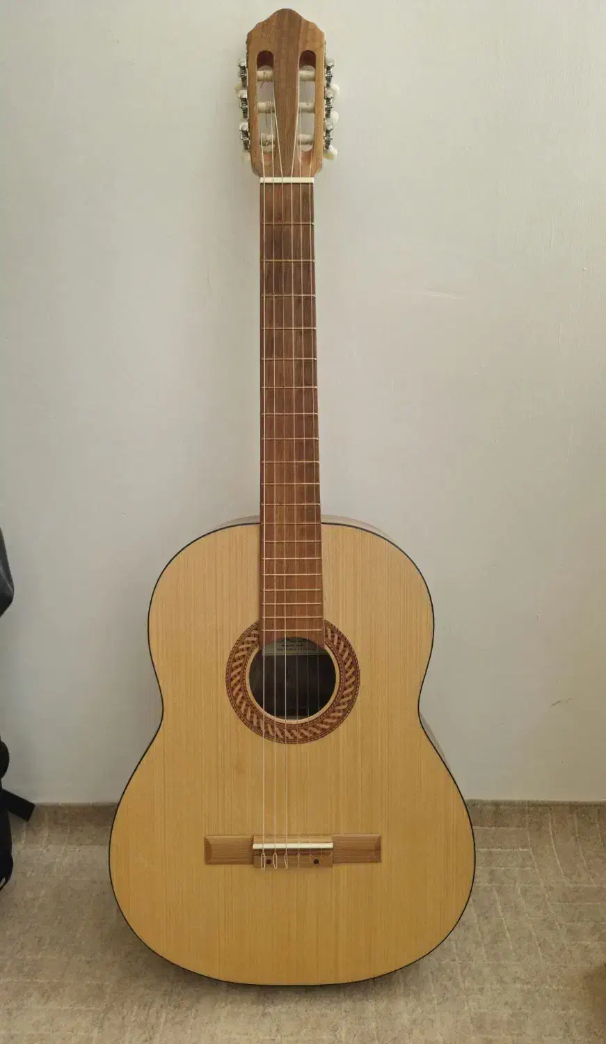 گیتار Benberg|گیتار، بیس، امپلیفایر|رامسر, |دیوار