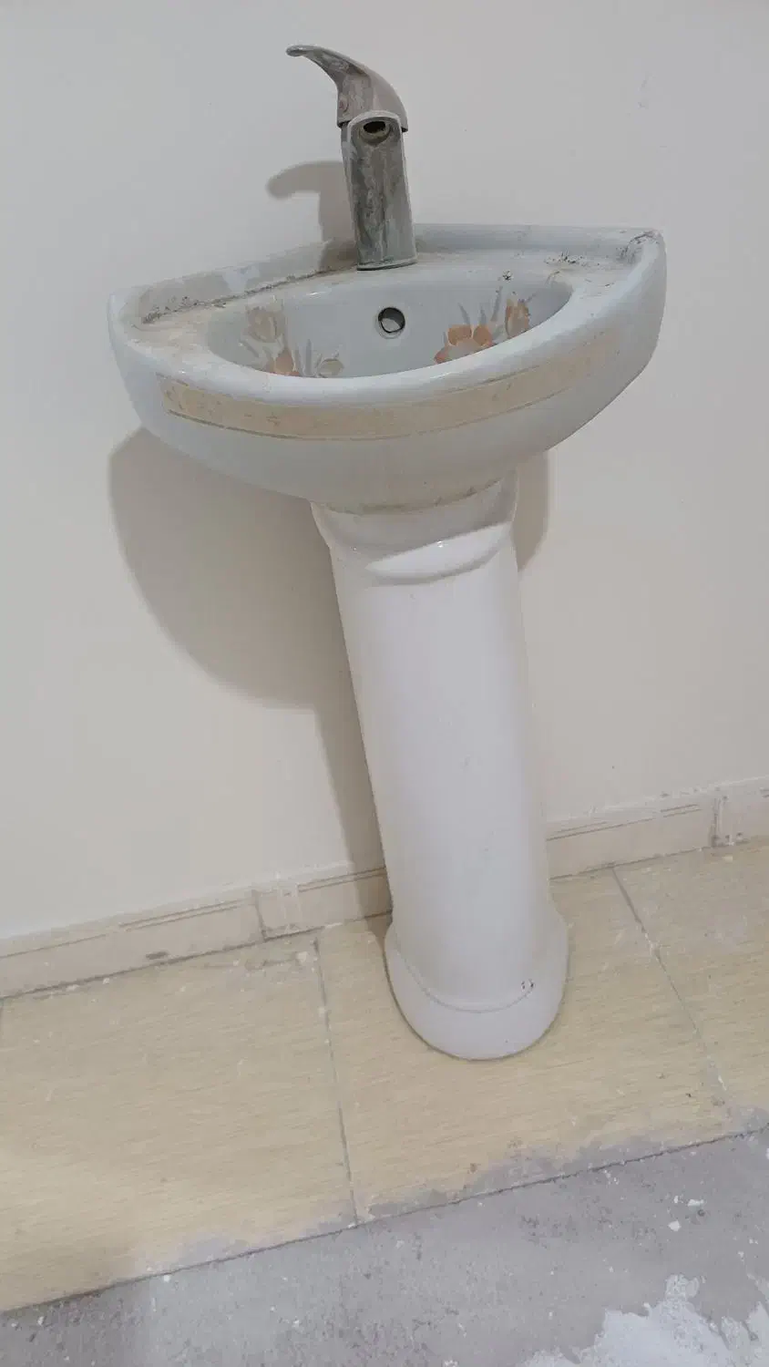 روشویی با پایه|لوازم سرویس بهداشتی|بهارستان, |دیوار